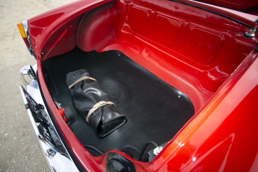 Багажник Alfa Romeo Giulia 1600 Spider (101) 1962 года  (фото 25 из 28)
